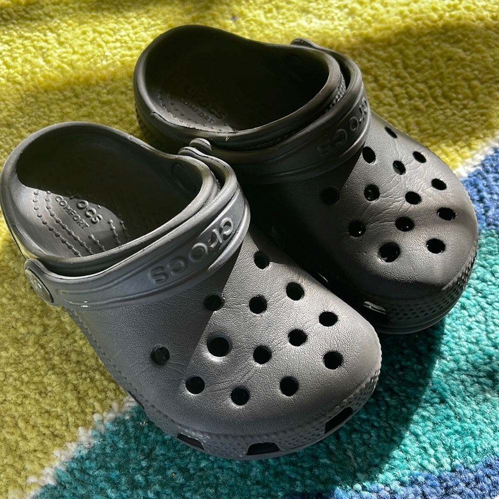 Size 9 Toddler Crocs